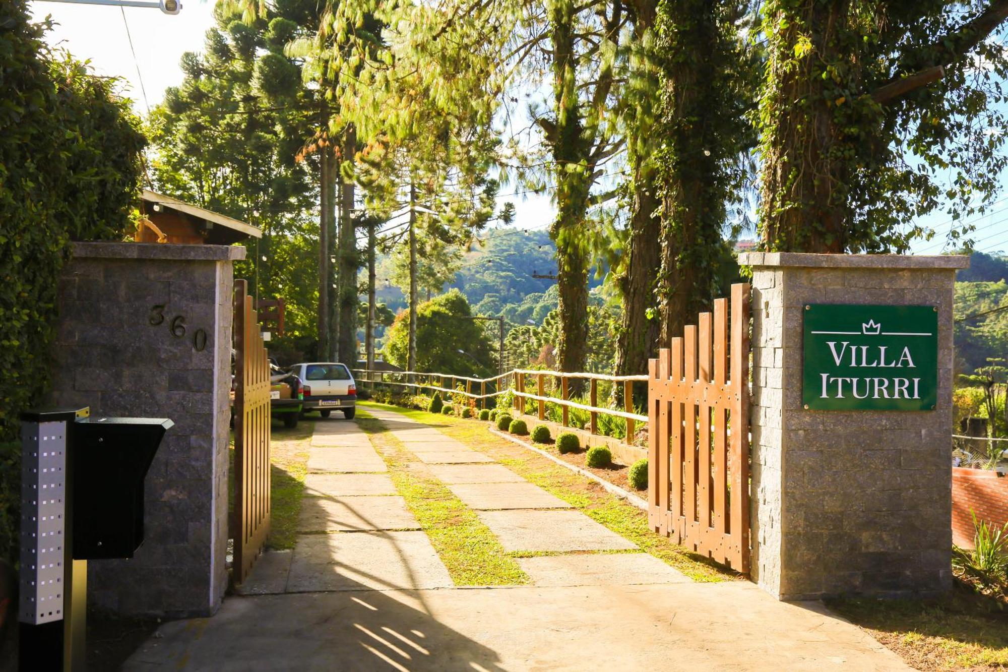 Iturri Hotel *